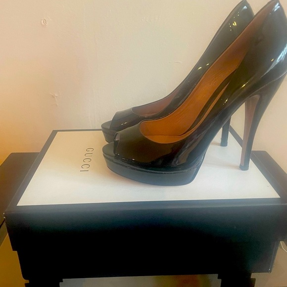 Gucci Patent Leather Peep Toe Stilletos IT 40/US10 - Picture 1 of 5